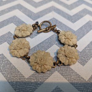 Vintage Lucky Brand Flower Toggle Bracelet Ivory